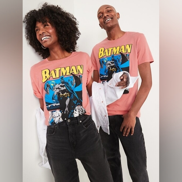 ⭐️40% Off⭐️ Old Navy Batman Graphic T-Shirt in Pink - Picture 1 of 2